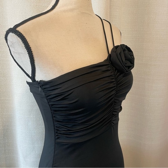 Commense Black Maxi Dress Bodycon Rose One Shoulder Sz M NWT - Picture 8 of 8